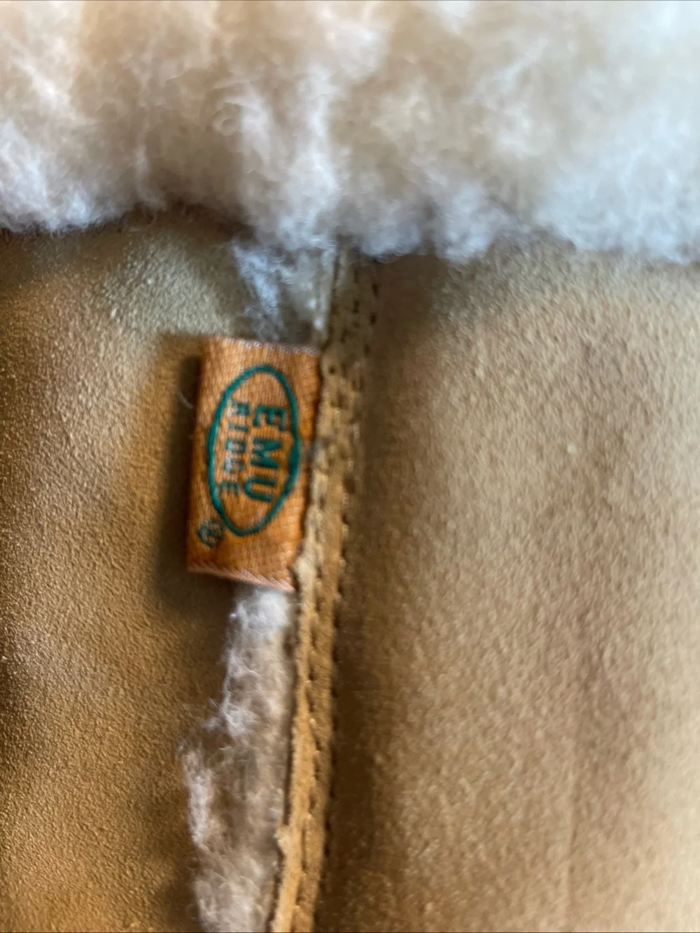 New EMU AUSTRALIA Tan Beige Suede Wool Pull On Boots Winter Snow Ugg like style